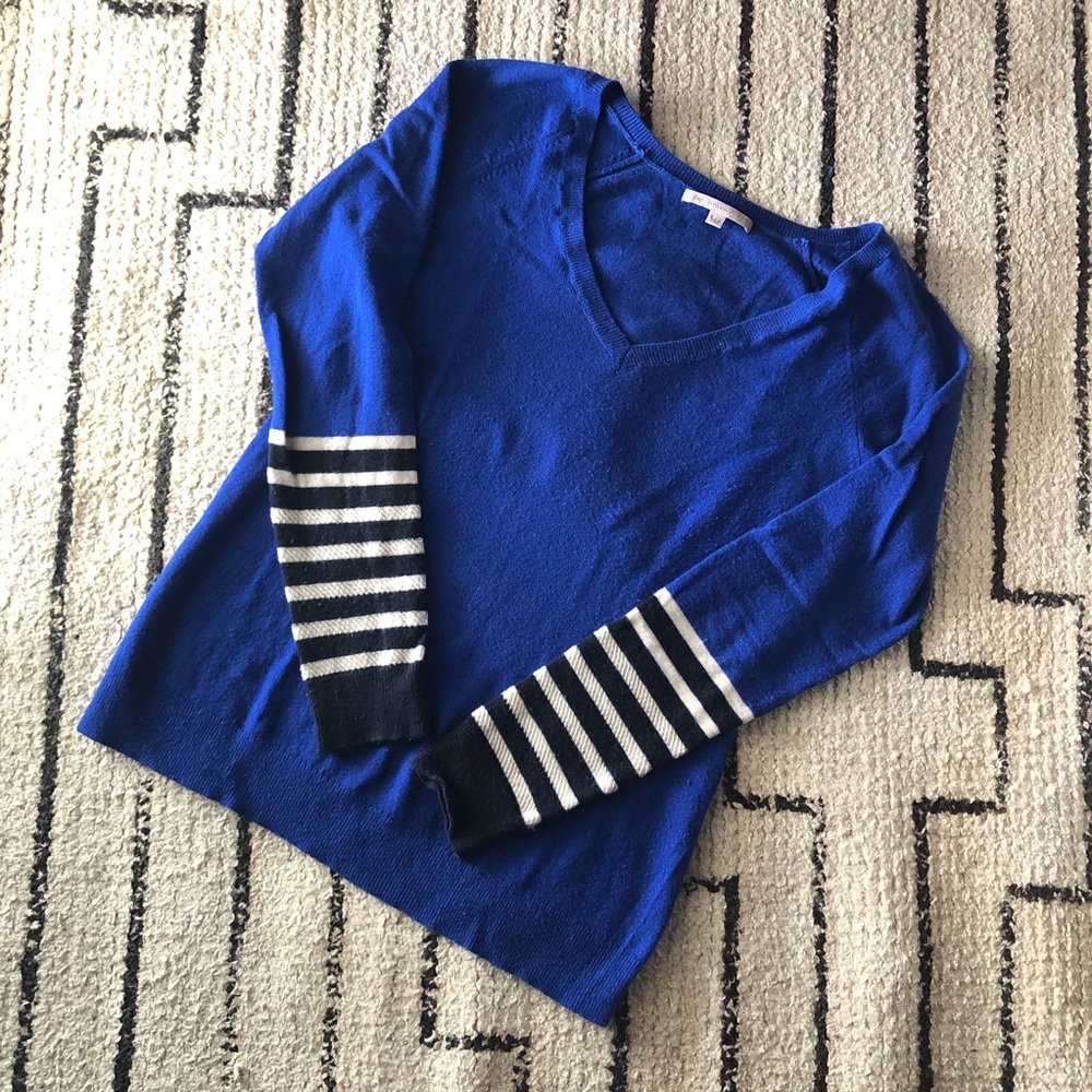 Gap v-neck sweater